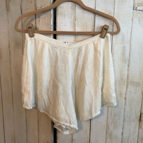 ZULU & ZEPHYR - UNTOUCHED SHORT - CREAM - - Picture 4 of 8